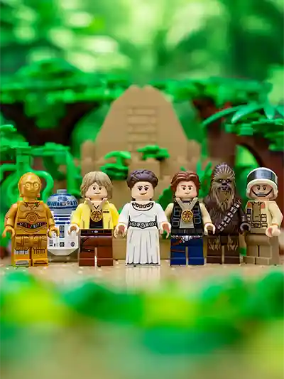 LEGO Star Wars minifigures reenacting the Yavin 4 medal ceremony with a jungle temple backdrop.